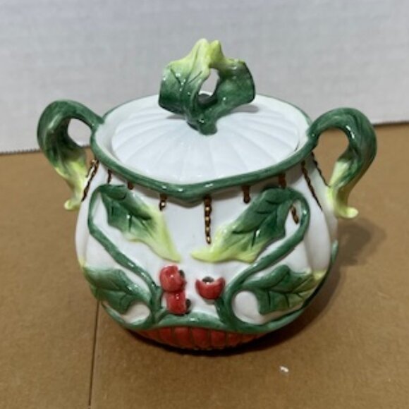 Fitz and Floyd "Santa's Flight" Creamer & Sugar Bowl W/Lid Holly & Berries - Picture 6 of 14